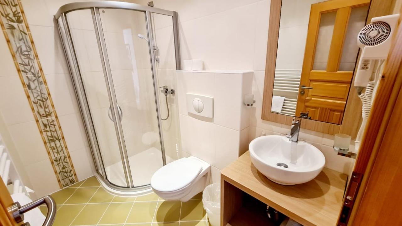 Penzion Valkoun-Lilienfeld Karlsbad Exteriör bild