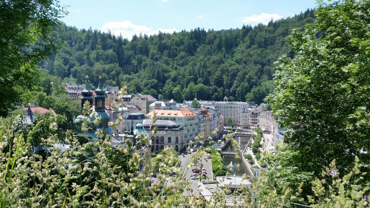 Penzion Valkoun-Lilienfeld Karlsbad Exteriör bild