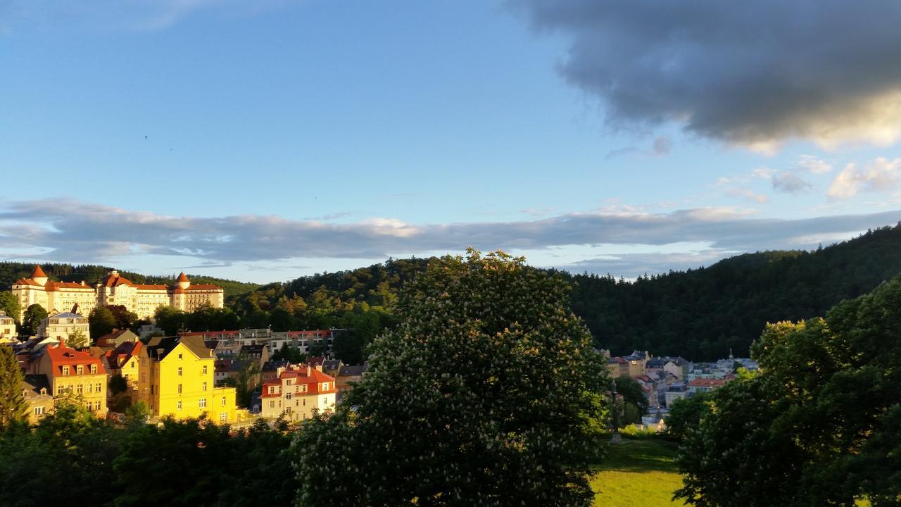 Penzion Valkoun-Lilienfeld Karlsbad Exteriör bild