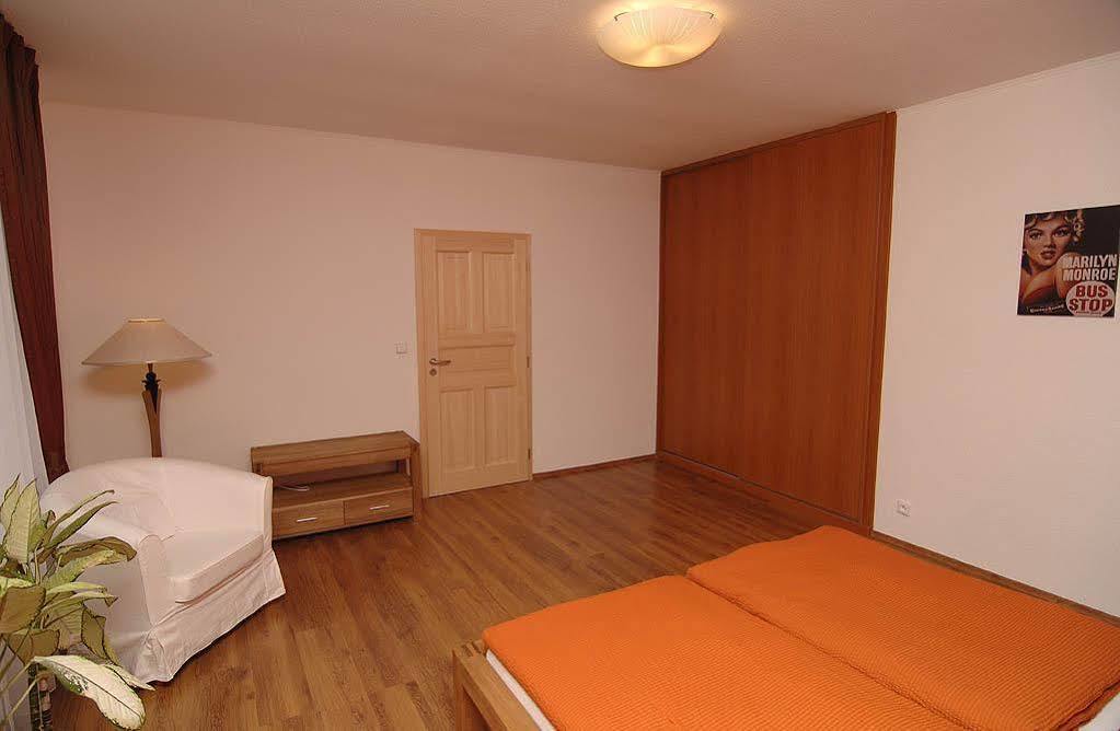 Penzion Valkoun-Lilienfeld Karlsbad Exteriör bild